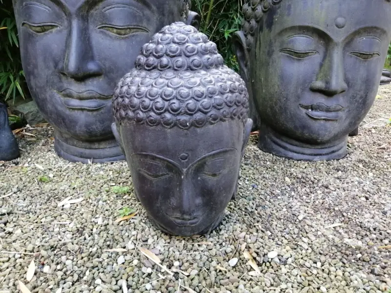 Artikelbild 3 des Artikels “Ausstellungsstück - Buddha-Kopf, 50 cm Höhe, Steinguss, hohl, handgefertigt & farbig “
